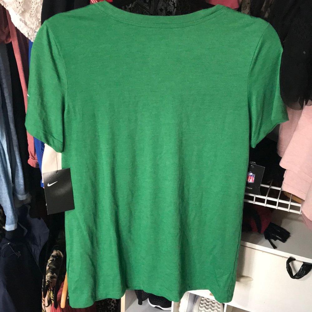 The Nike tee jets small women’s - Picture 5 of 7
